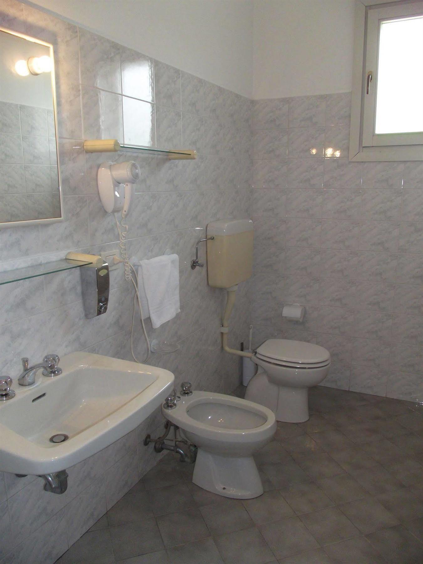 Hotel Ventolosa Villa dʼAlmè 外观 照片